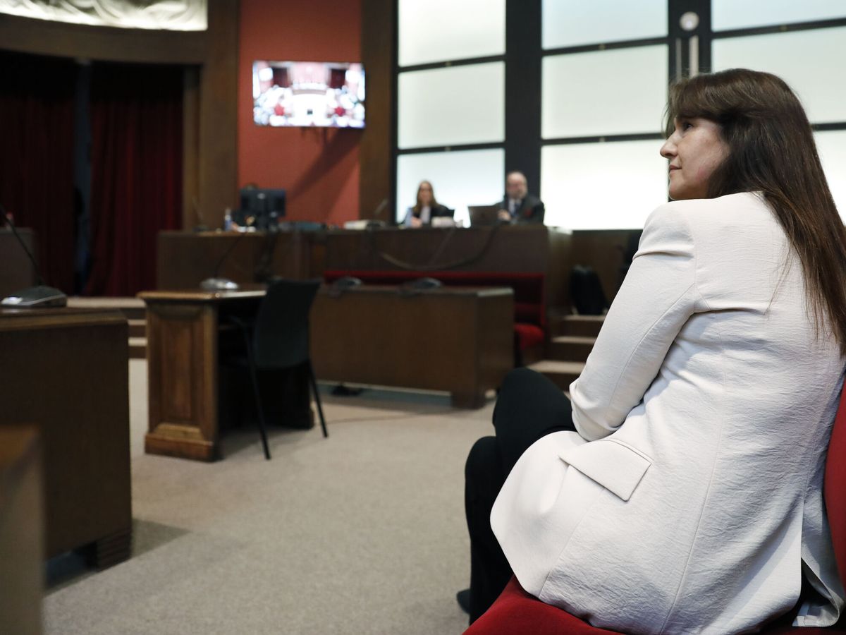 Foto: Laura Borràs en el Tribunal Superior de Justicia de Cataluña (TSJC). (EFE/Andreu Dalmau)