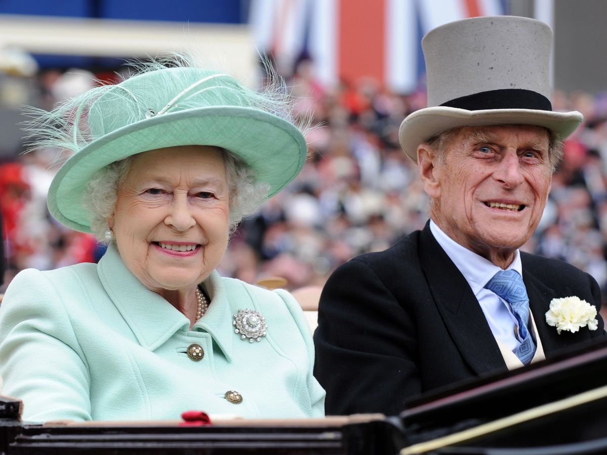 Foto: La reina Isabel y el duque de Edimburgo. (Reuters)