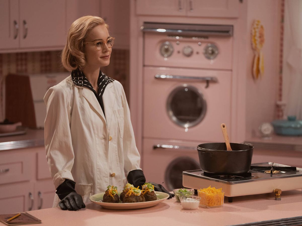 Foto: Brie Larson, en un fotograma de 'Cocina con química'. (Apple TV)