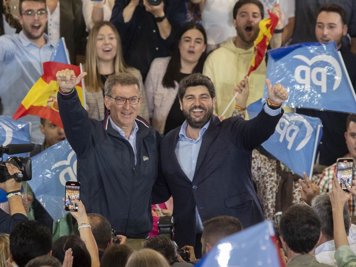 Foto: El líder del PP, Alberto Núñez Feijóo, y el candidato popular en la Región de Murcia, Fernando López Miras. (EFE/Marcial Guillén)