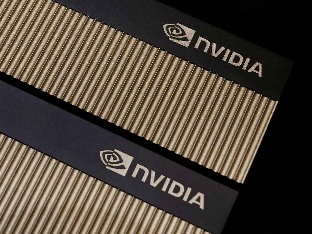 Foto: Productos con el logo de Nvidia. (Reuters/Ann Wang)