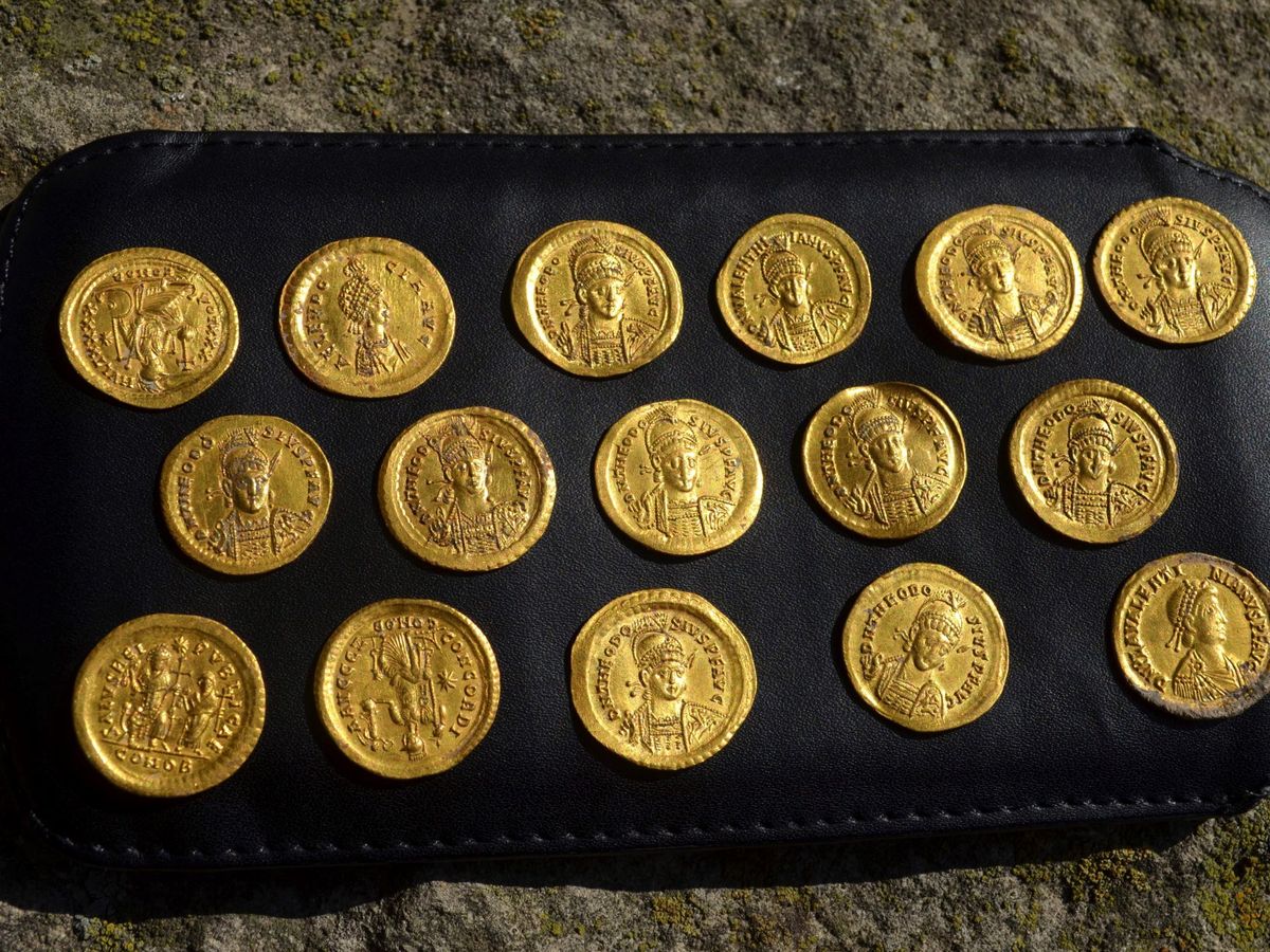 Foto: Imagen de archivo de monedas de oro. (EFE)