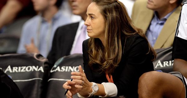 Foto: Becky Hammon es entrenadora asistente en los San Antono Spurs desde 2014. (USA TODAY Sports)