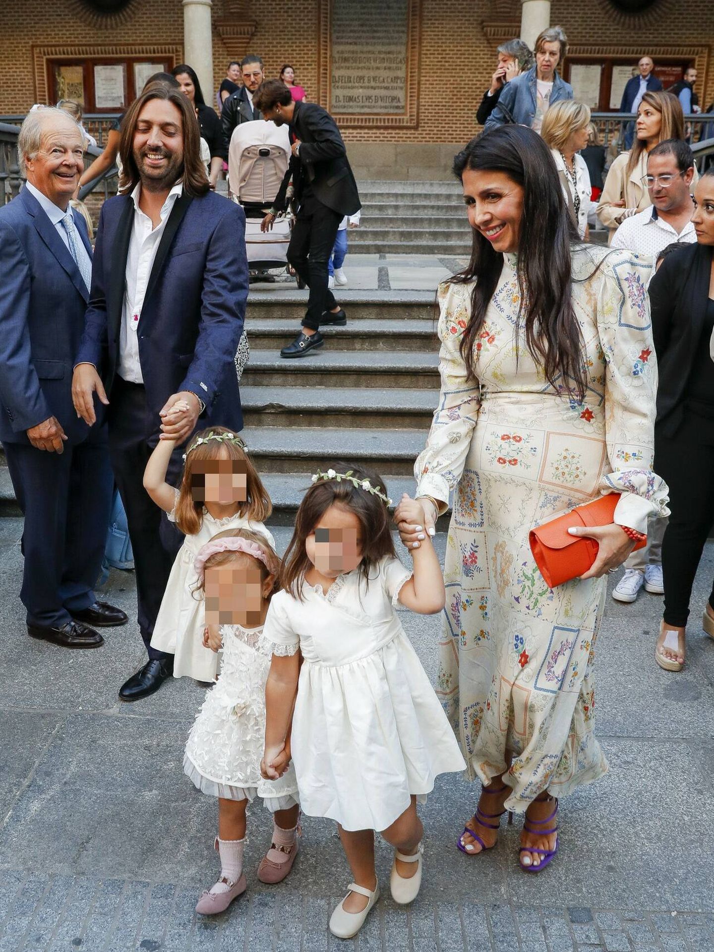 Sara Verdasco junto a su marido y sus hijas. (Gtres)