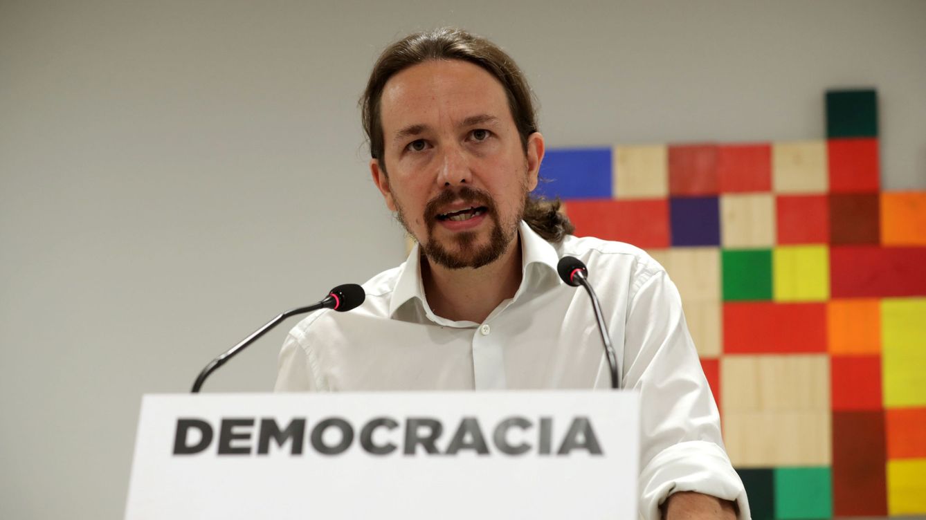 Foto: El secretario general de Podemos, Pablo Iglesias, al inicio de la rueda de prensa ofrecida hoy en Madrid para valorar el referéndum del 1-O. (EFE)