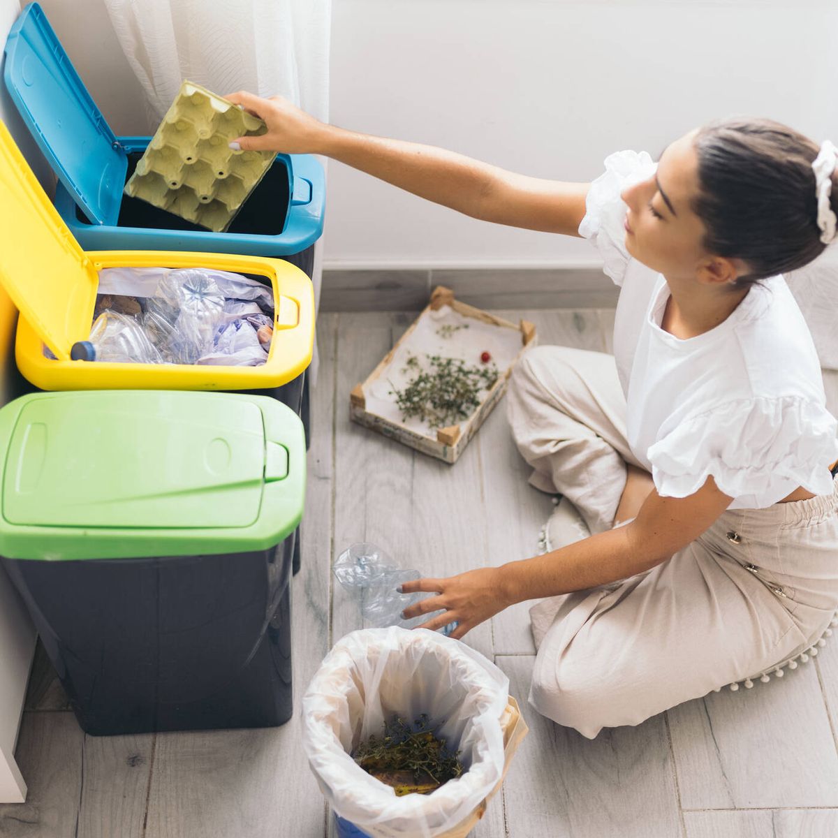 Cinco cubos de basura inteligentes para deshacernos de los residuos  higiénicamente