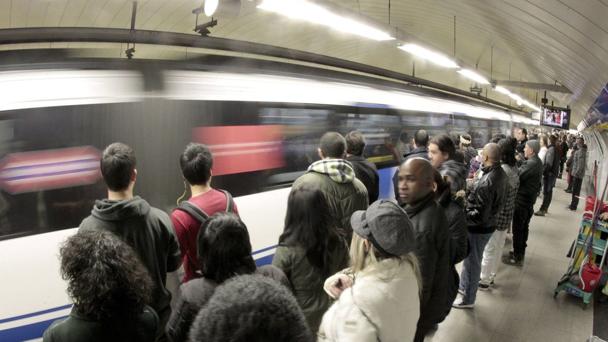 Esperas interminables en los andenes del Metro de Madrid (y lo peor está por llegar)