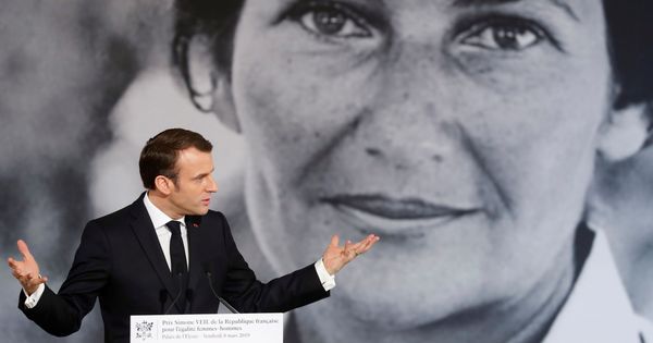 Foto: Emmanuel Macron durante la presentación del premio Simone Veil en el Palacio del Elíseo, el 8 de marzo de 2019. (Reuters)