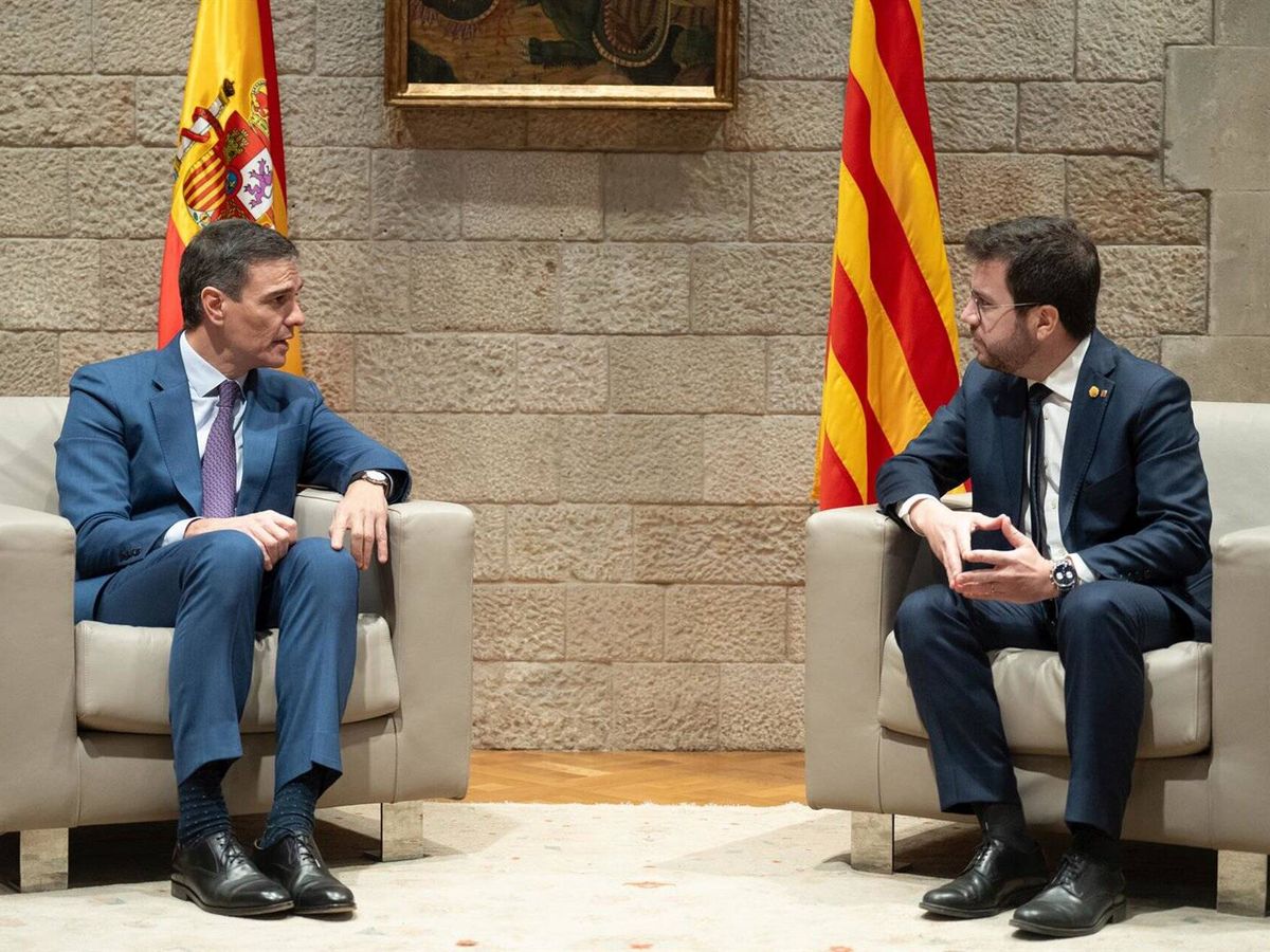 Foto: Pedro Sánchez y Pere Aragonès en una imagen de archivo de una reunión de ambos en diciembre de 2023. (David Zorrakino/Europa Press)