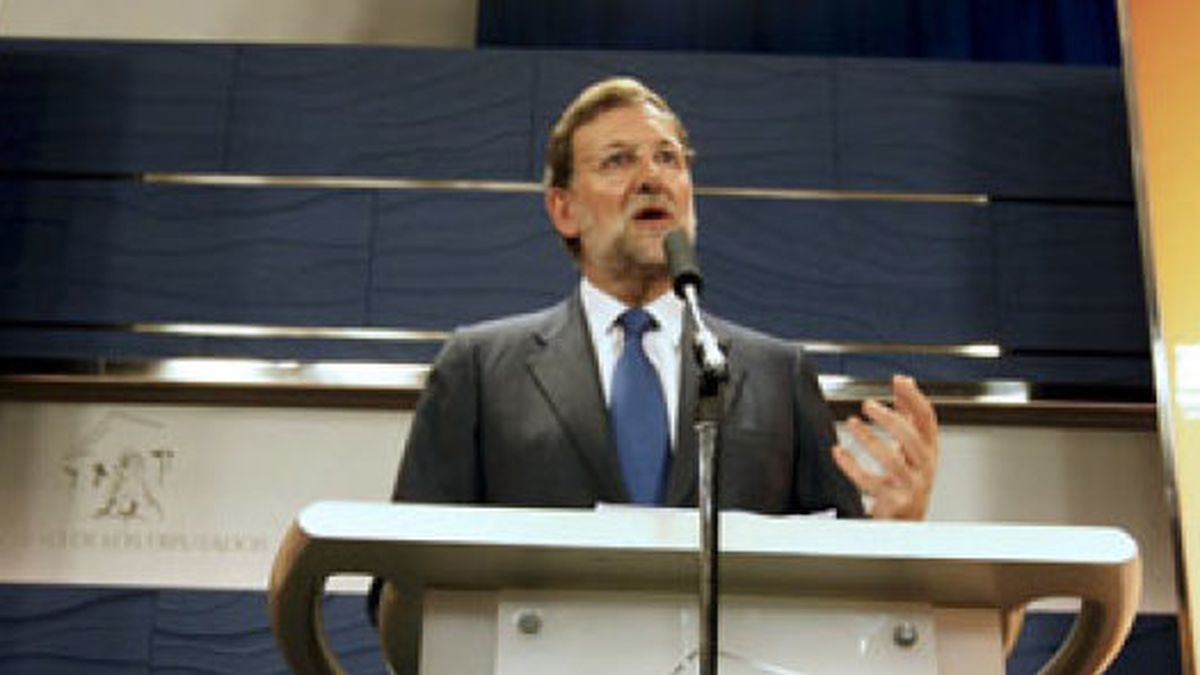 Génova pretende enviar a Bruselas a los diputados críticos con Rajoy