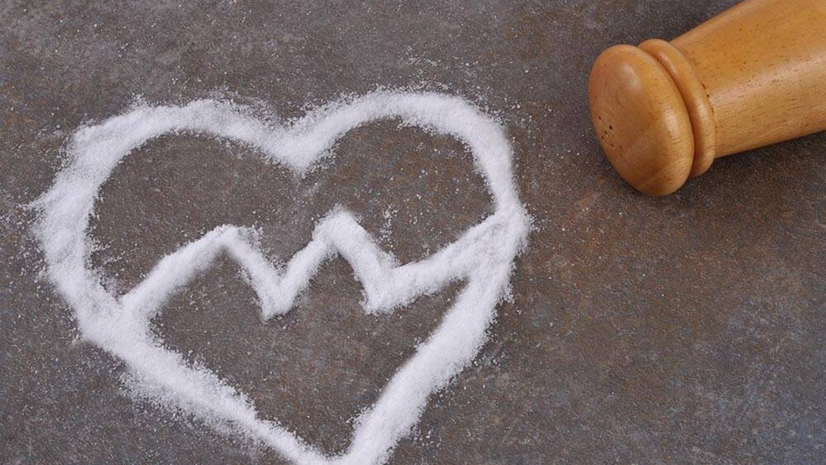 Reducir el riesgo de hipertensión o sufrir un infarto es posible sin renunciar a la sal
