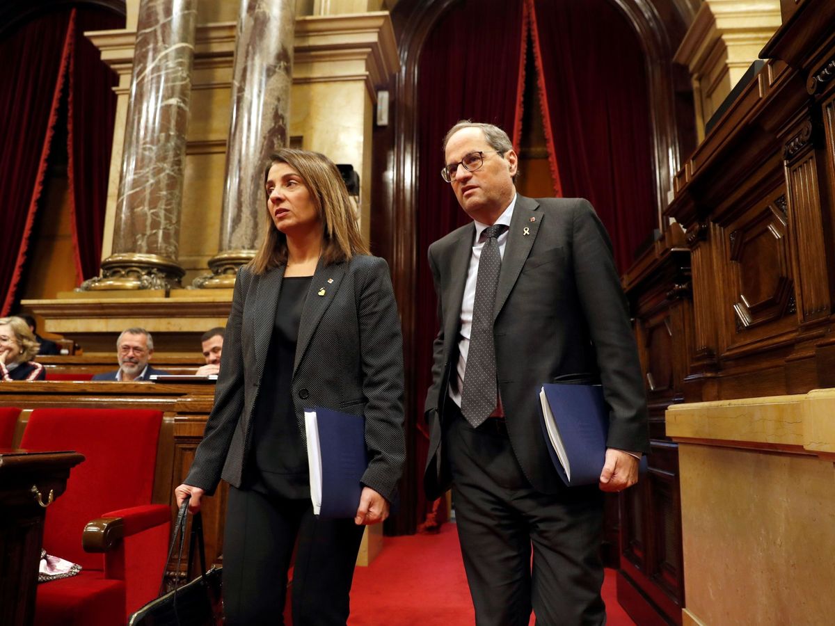 Foto: El presidente de la Generalitat, Quim Torra (d) junto a la consellera de la Presidencia y portavoz del Govern, Meritxell Budó. (EFE)