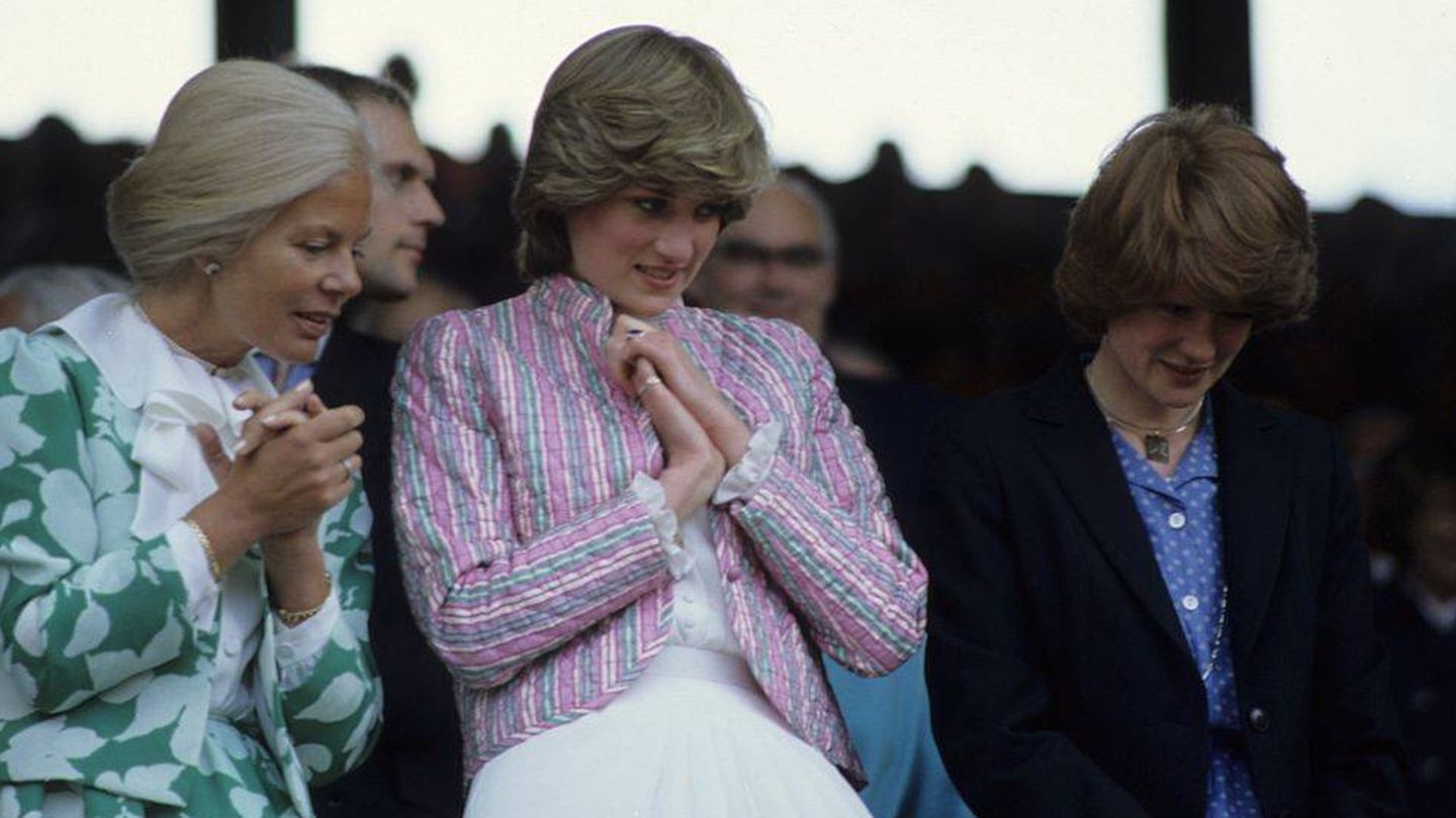 La duquesa de Kent y Lady Di, en Wimbledon en el año 1981. (Getty)