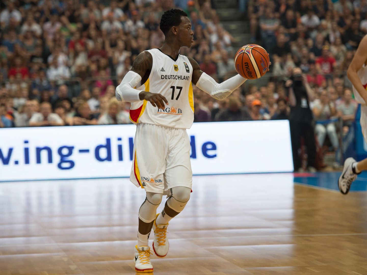 Un tiro libre fallado por Dennis Schröder favoreció a España en el EuroBasket 2015. (Imago)
