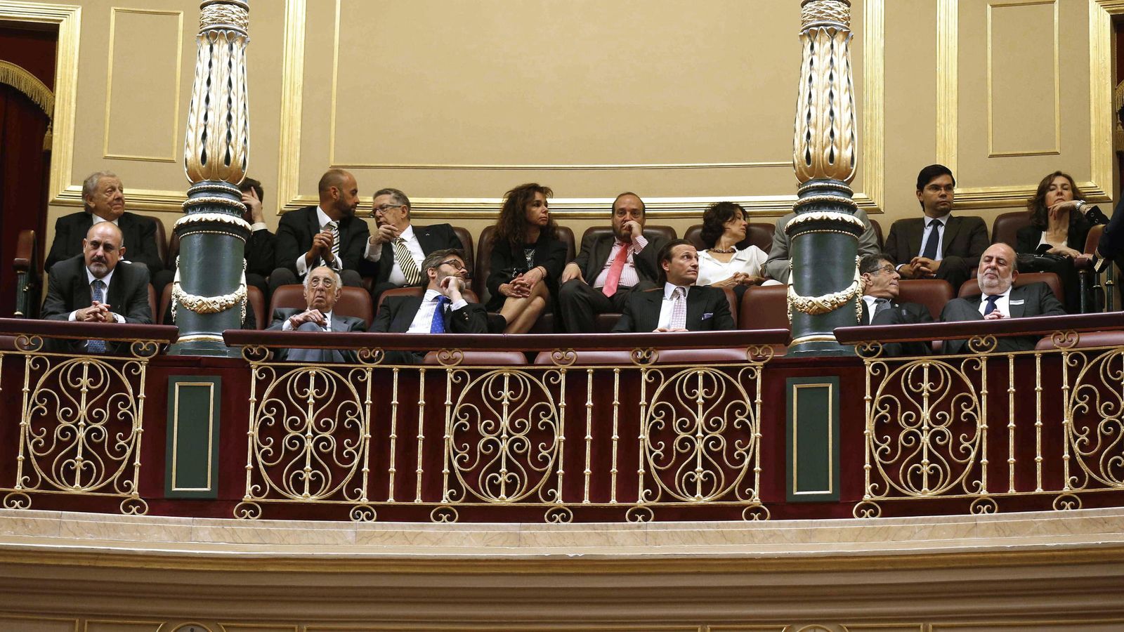 Foto: Un grupo de sefaradíes han asisitido este jueves desde la tribuna de invitados al pleno del Congreso (Efe).