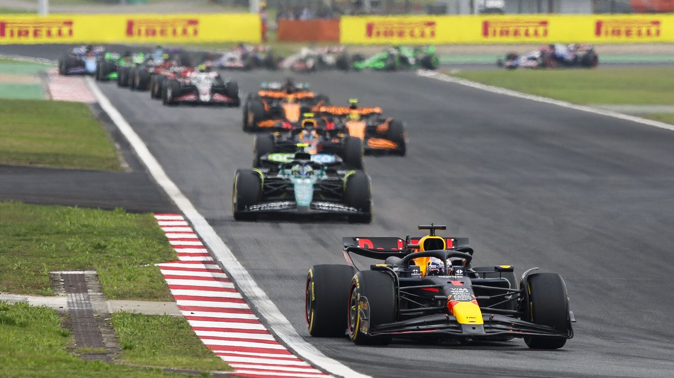 Foto: Start of the race 01 VERSTAPPEN Max (nld), Red Bull Racing RB20, action during the Formula 1 Lenovo Chinese Grand Prix 2024, 5th round of the 2024 Formula One World Championship from April 19 to 21, 2024 on the Shanghai International Circuit, in Shanghai