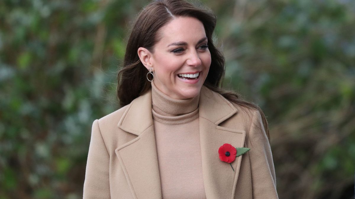 Kate Middleton, todo al camel con la 'remembrance poppy' en busca de fondos por la salud mental