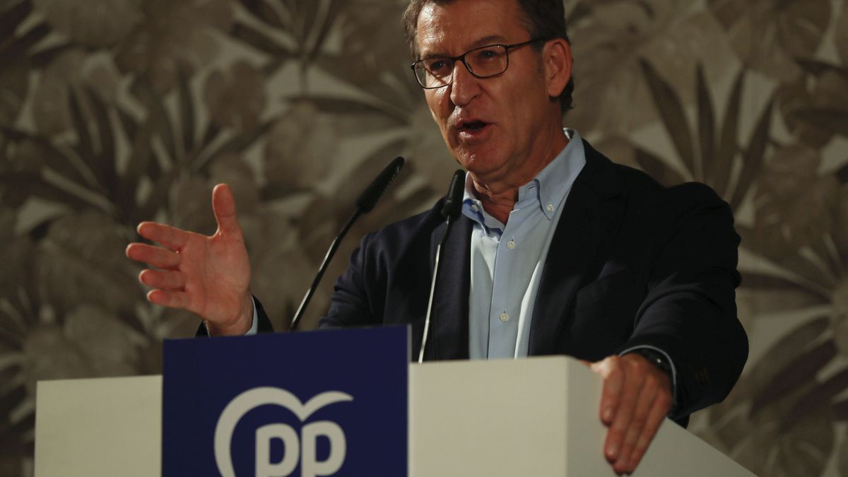 Feijóo pasará a la oposición del "váyase, señor Sánchez" tras su primera crisis como líder