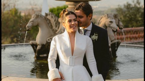 Clásico y elegante, así es el vestido de novia con abrigo de Anarella para su boda de invierno en Barcelona 