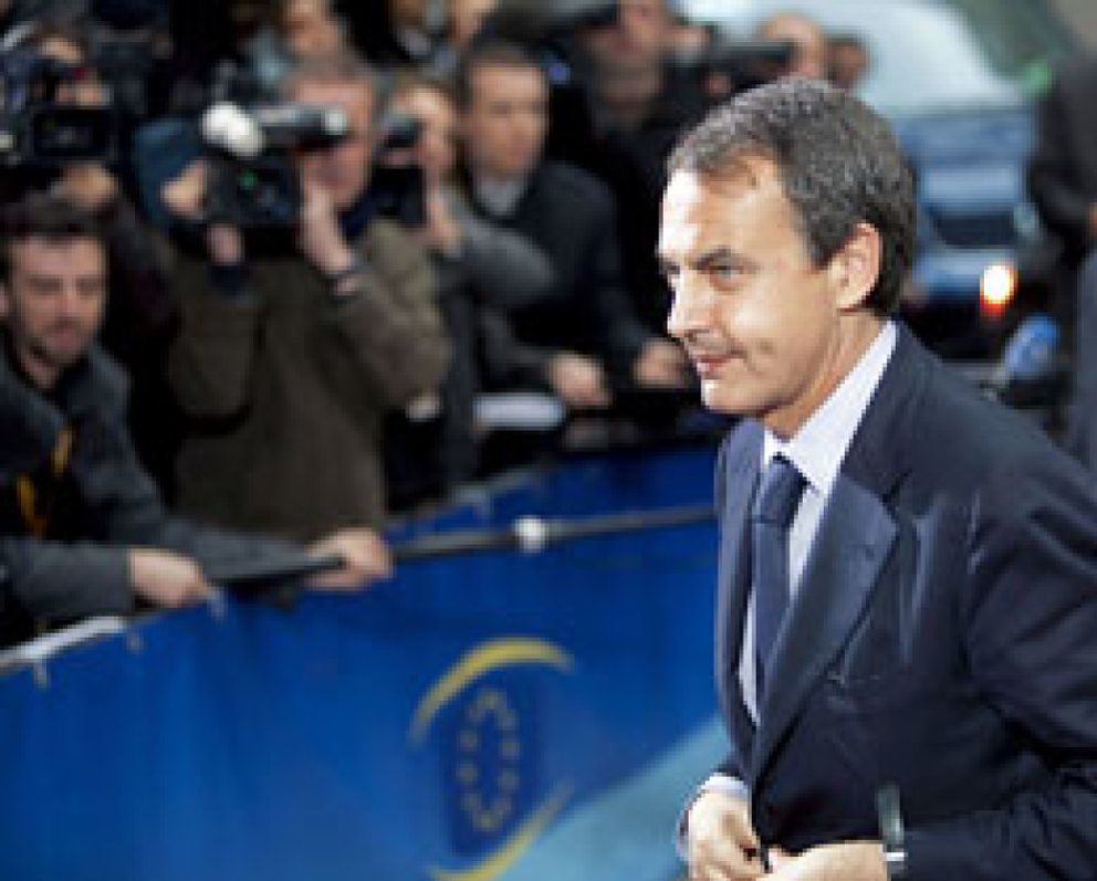 Foto: Zapatero anuncia que acelerará el plan de reducción del déficit en España