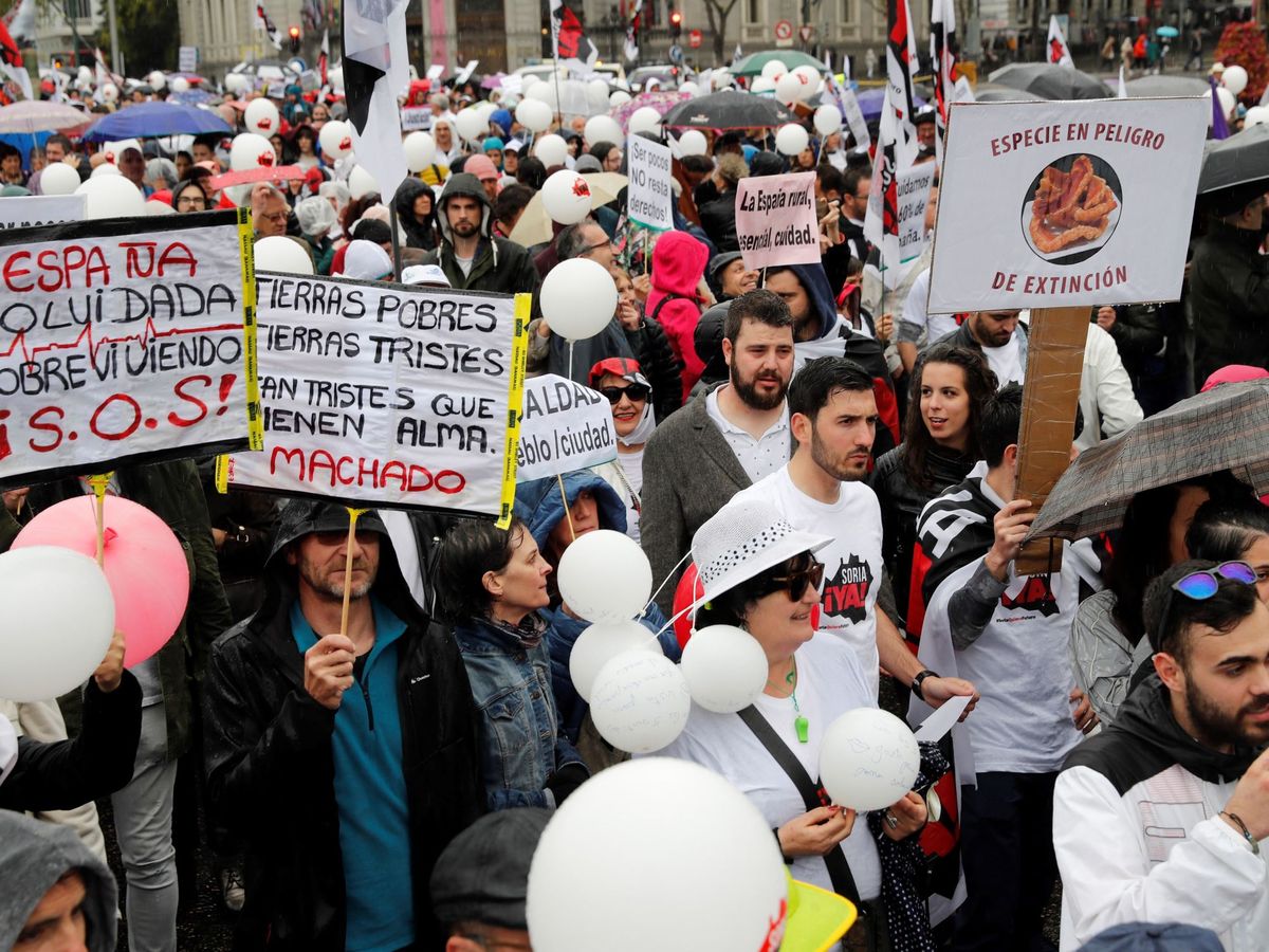 Foto: Manifestación en Madrid de la 'España vaciada', el pasado mes de marzo. (EFE)