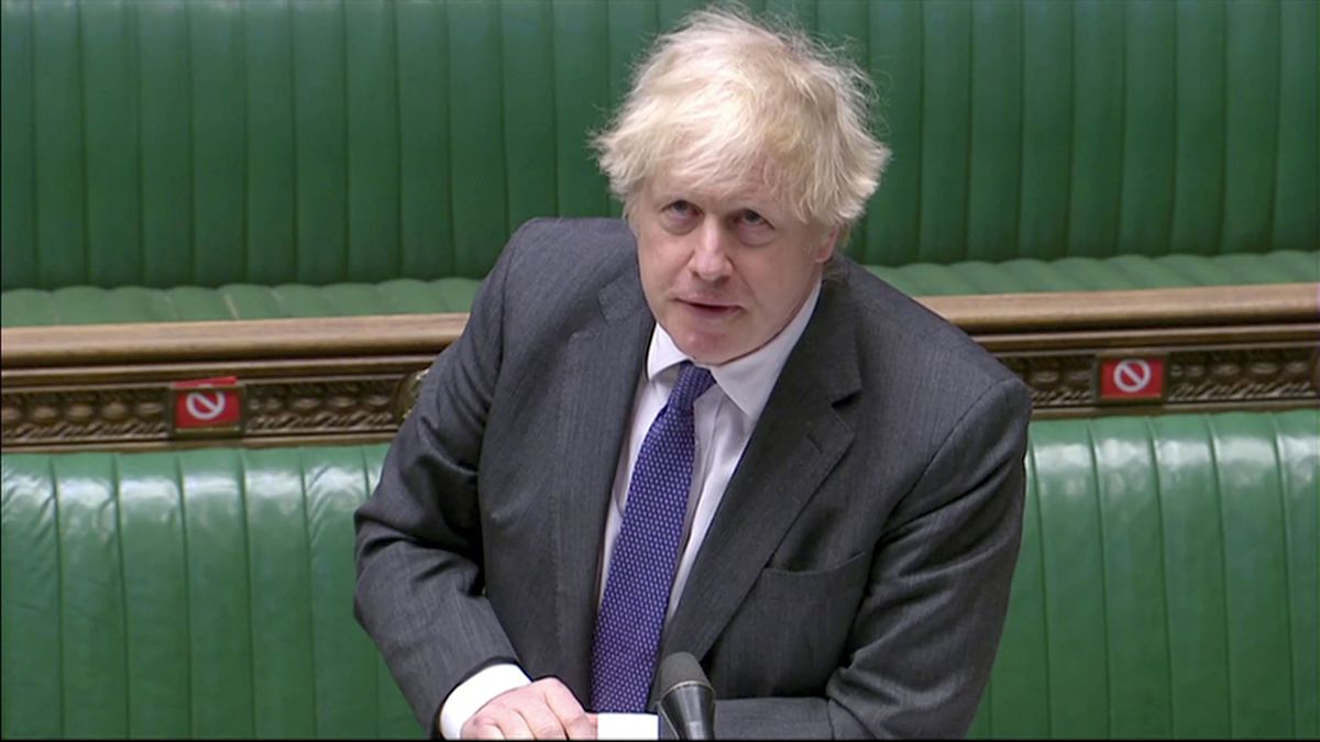 Johnson afirma que la variante británica parece "ser más mortífera" y la OMS lo niega