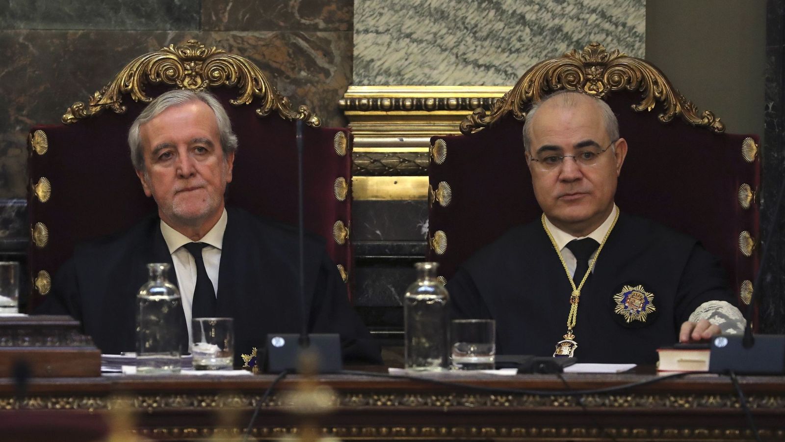 Foto: Los magistrados del Supremo José Ramón Verdugo (izq.) y Pablo Llarena (dcha.). (EFE)