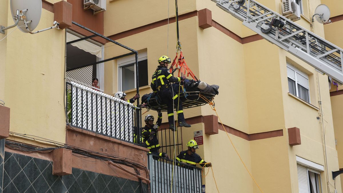 Gran operativo de rescate para trasladar a un hombre de 300 kilos de Cádiz al hospital