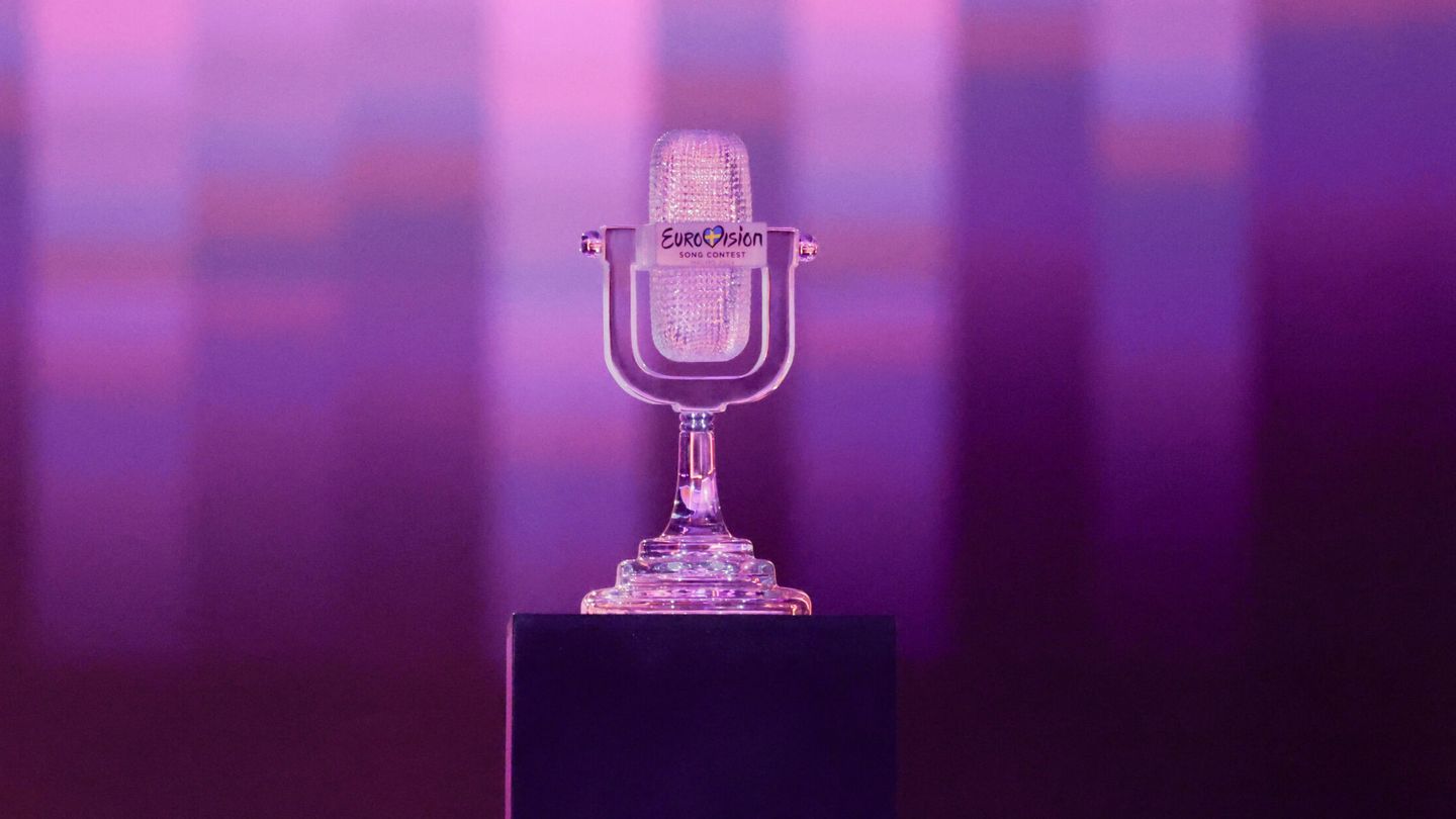 El ansiado Micrófono de Cristal, el galardón del festival de Eurovisión. (Reuters/Leonhard Foeger)