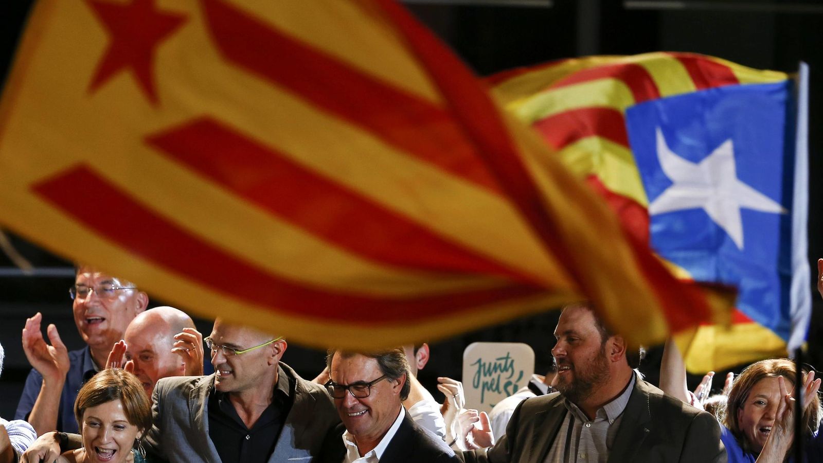 Foto: Artur Mas junto a Oriol Junqueras, Carme Forcadell y Raül Romeva el pasado 27 de septiembre, día de las elecciones catalanas. (Reuters) 