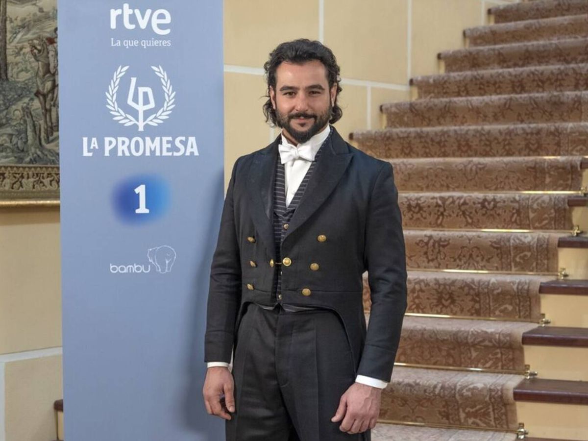 Foto: Antonio Velázquez interpreta al lacayo Mauro en 'La Promesa'. (RTVE)