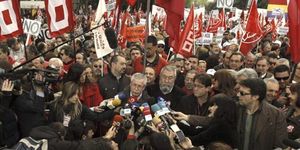 Los sindicatos advierten a Rajoy que seguirán plantándole cara en las calles