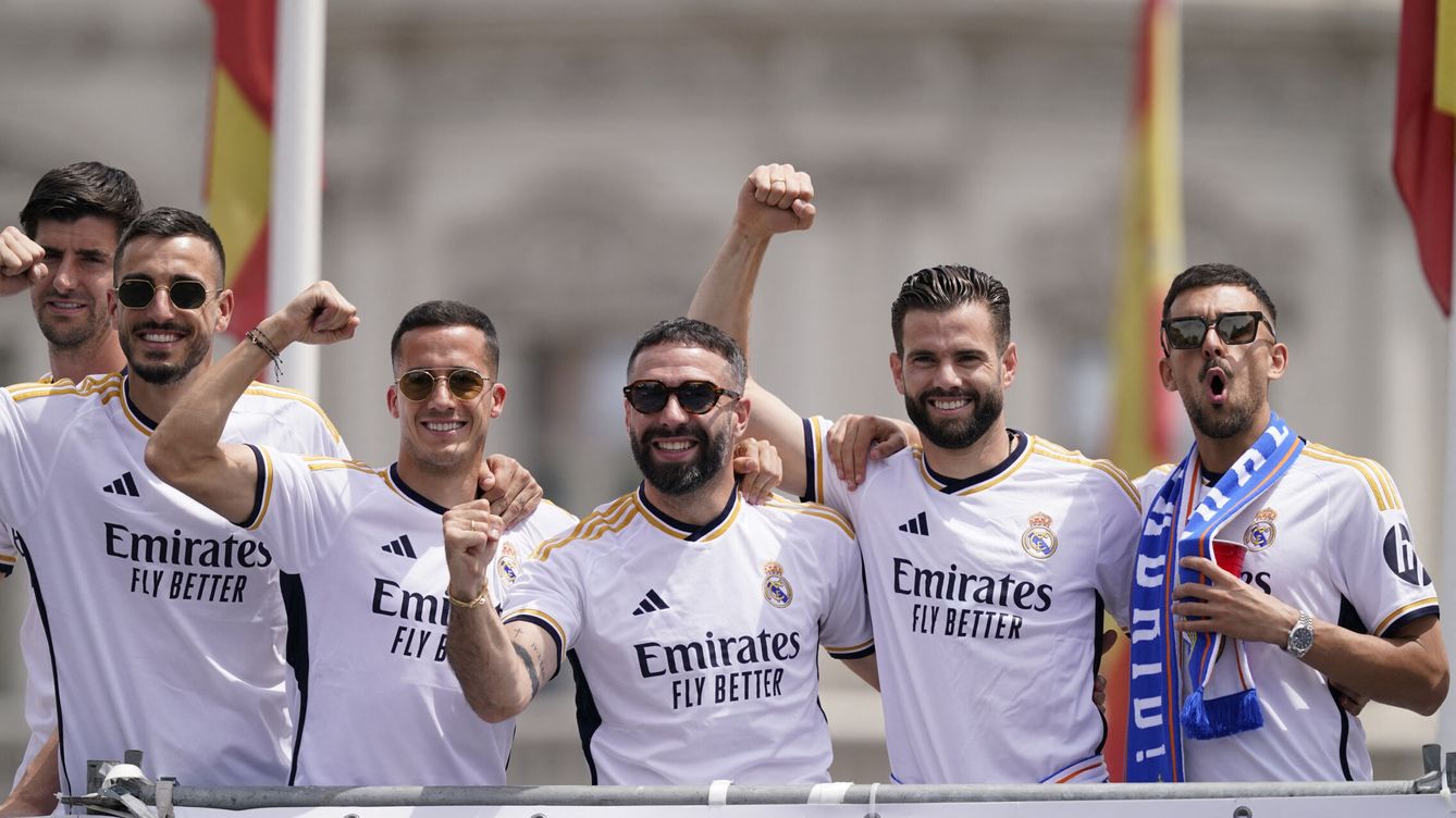 El Real Madrid inunda Cibeles y promete volver con la Champions League bajo el brazo