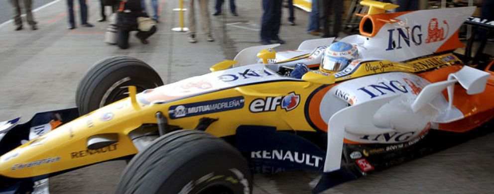 Foto: Fernando Alonso se quita el 'mono' de golpe