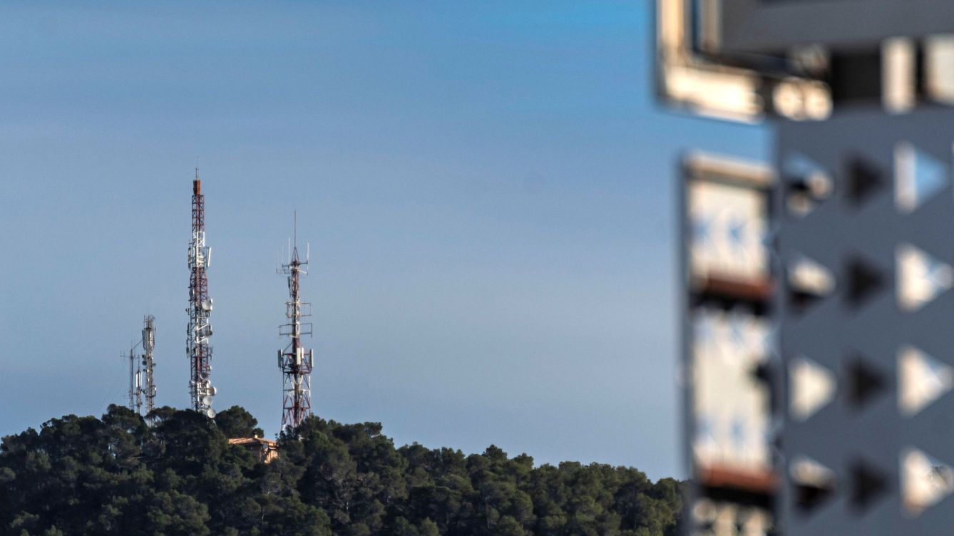 Foto: Antenas repetidoras de señal de TDT y telefonía en Baleares. (EFE/Cati Cladera)