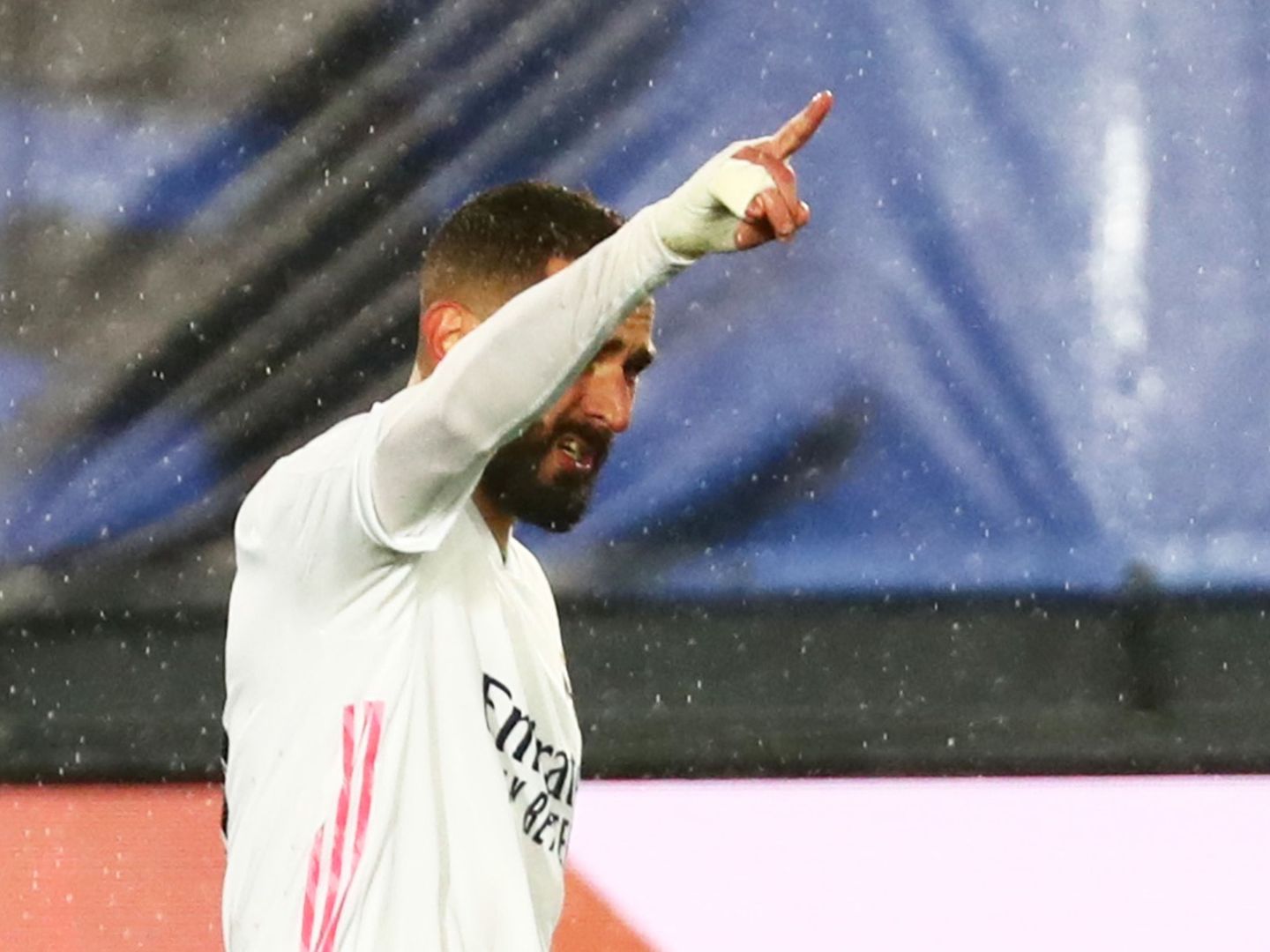 Benzema celebra el primer gol. (EFE)