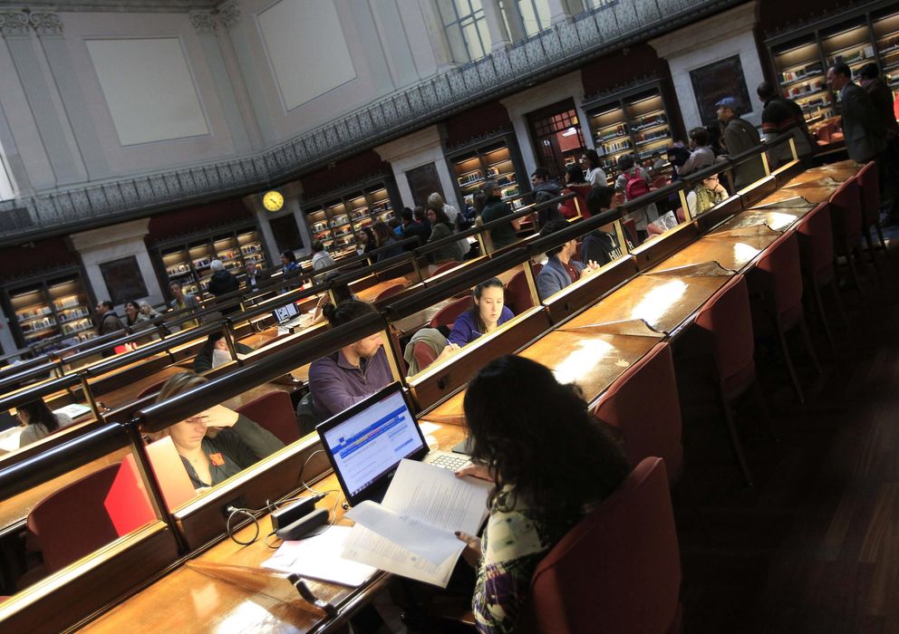Foto: Vista de una de las salas de la Biblioteca Nacional (EFE)