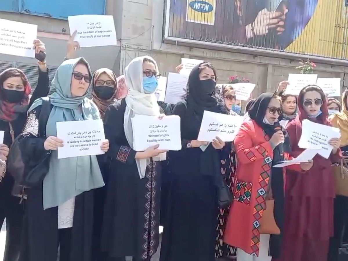 Foto: Protestas de mujeres en Kabul. (Reuters)