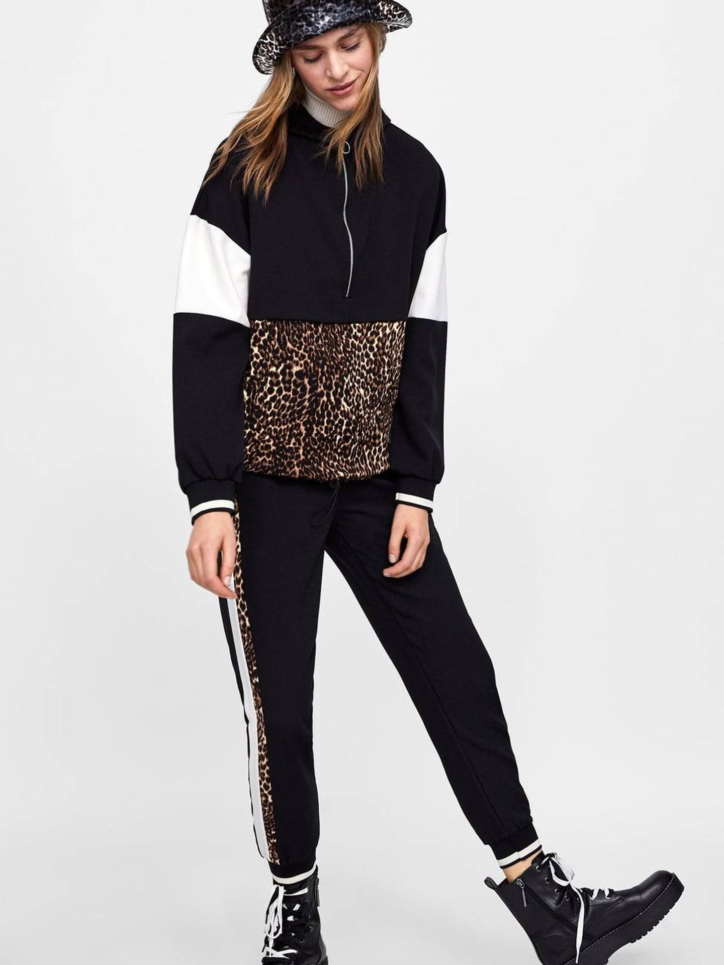 El chándal por Zara: chaqueta (29,95 €) y pantalón (22,95 €).