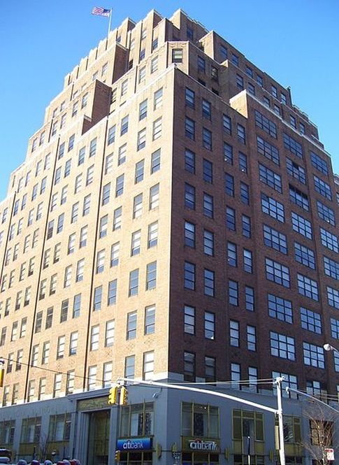 Edificio 111 de la 8ª Av. (Wikimedia Commons).