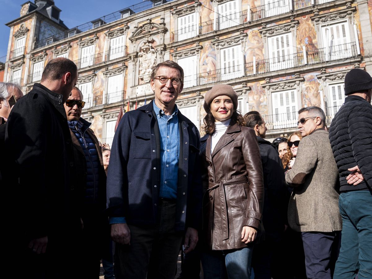 Foto: Isabel Díaz Ayuso junto Alberto Núñez Feijóo. (Europa Press)