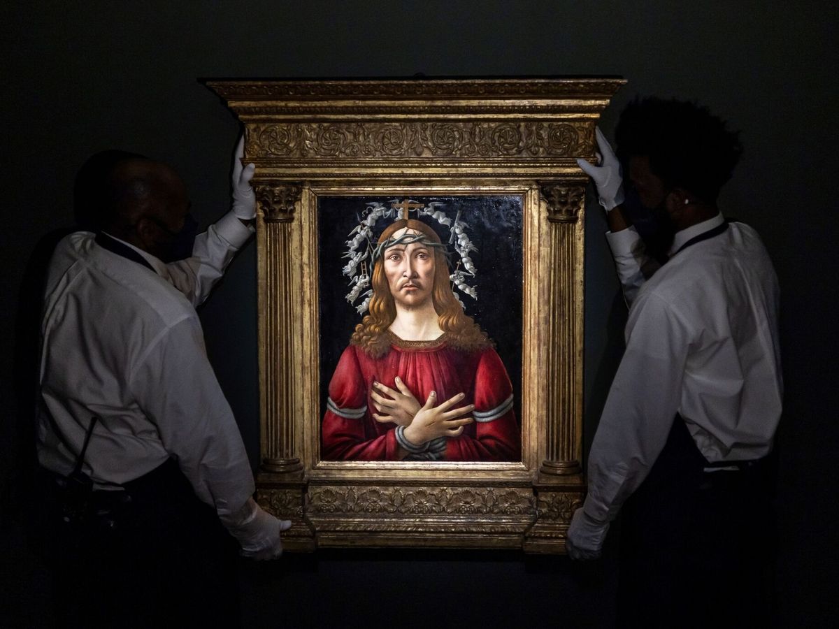 Foto: Foto de archivo de la casa Sotheby's y la pintura "Cristo Varón de dolores" de Sandro Botticelli. (EFE/Justin Lane)