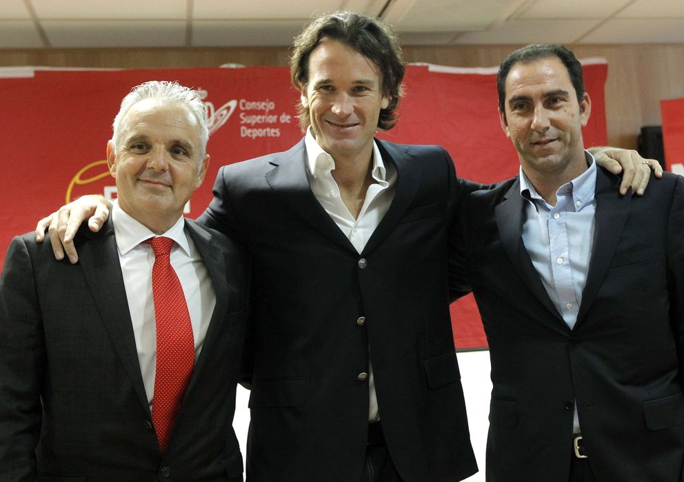 Foto: Imagen de la presentación de Moyá como nuevo capitán español del equipo de la Copa Davis.
