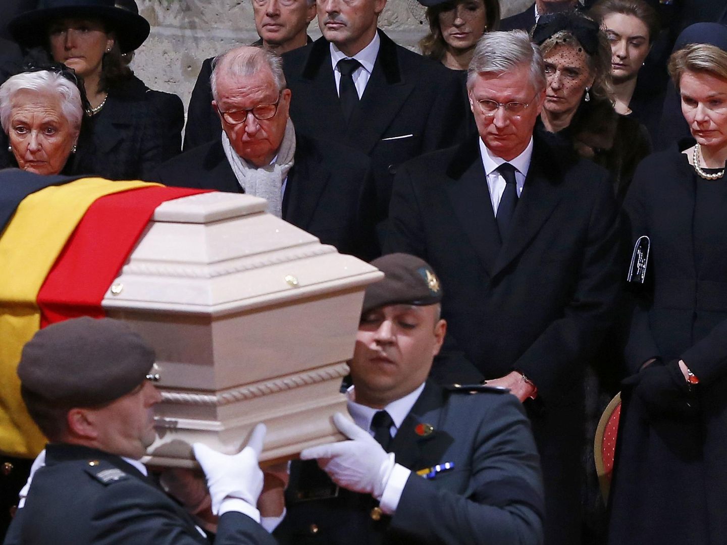 Los reyes Felipe y Matilde, junto a Alberto y Paola de Bélgica, en el entierro de la reina Fabiola. (Reuters)