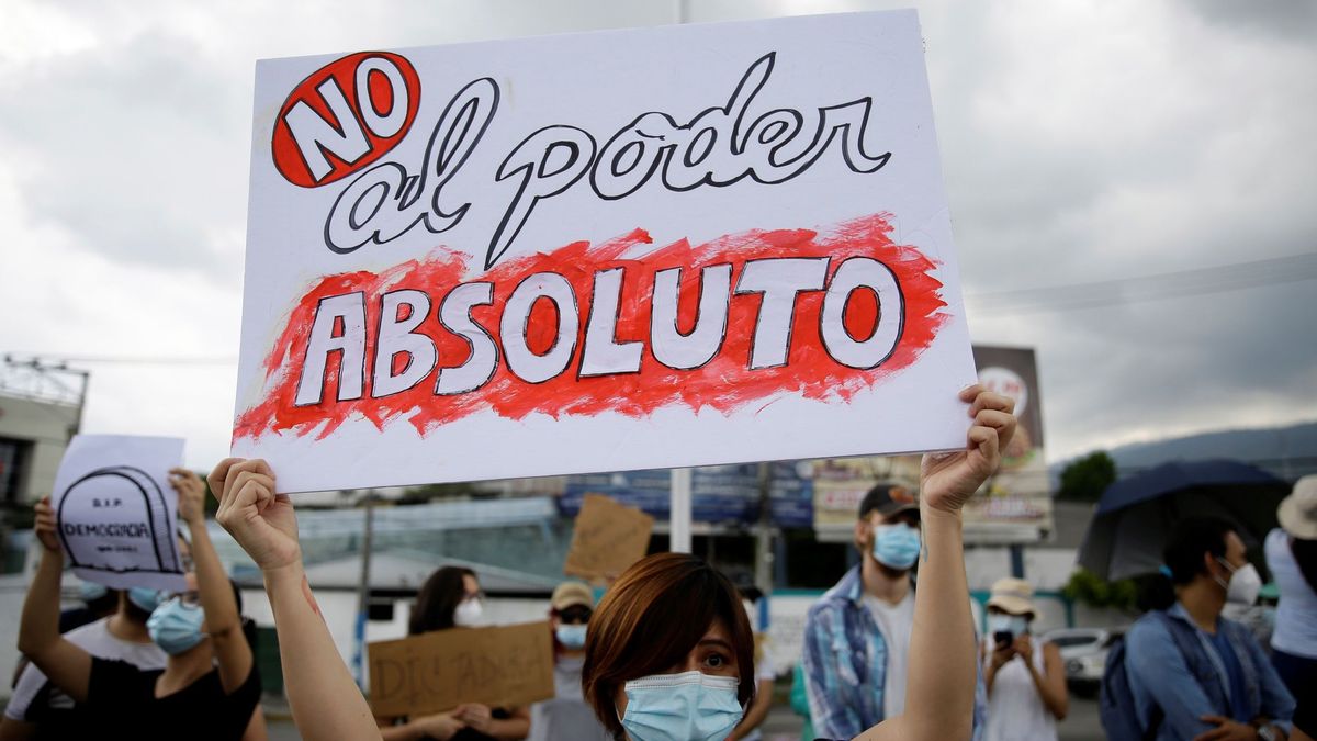 Coordenadas | ¿Qué ocurre en El Salvador y por qué algunos temen una dictadura?