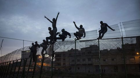 Un guardia civil, un inmigrante y un salto a la valla: Justo antes, tiembla el suelo