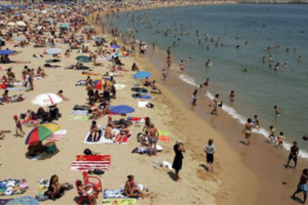 Foto: La llegada de turistas extranjeros a España cae un 9,9% hasta agosto, con 36,9 millones de visitantes