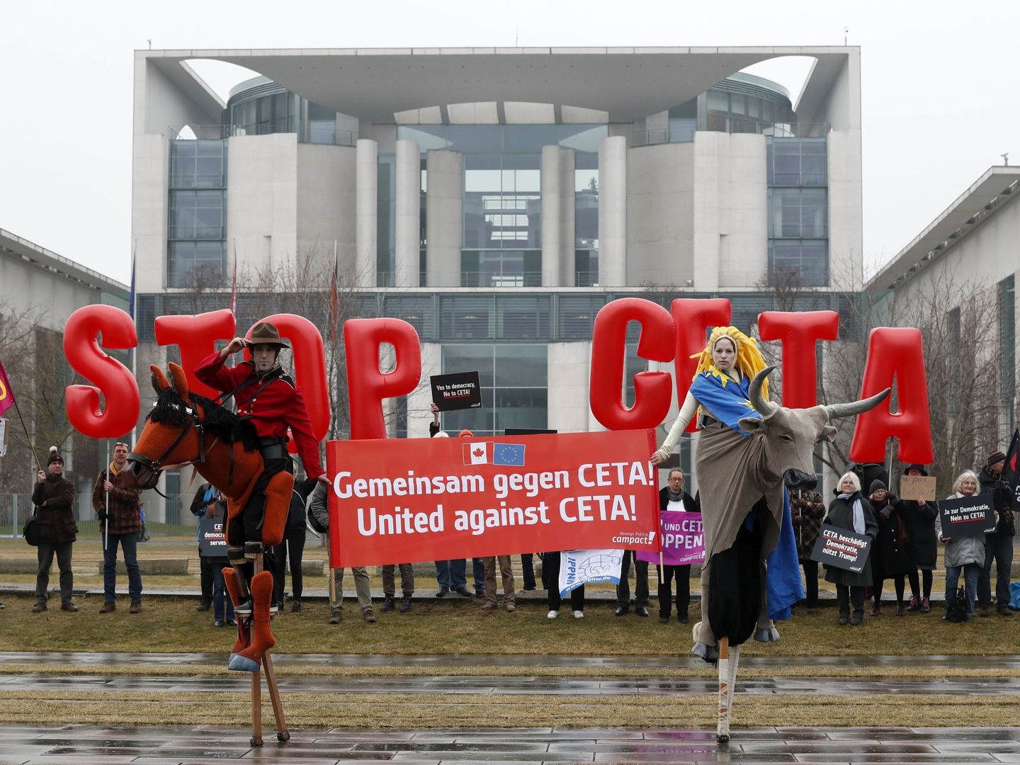 Protestas contra el CETA en Alemania. (EFE)