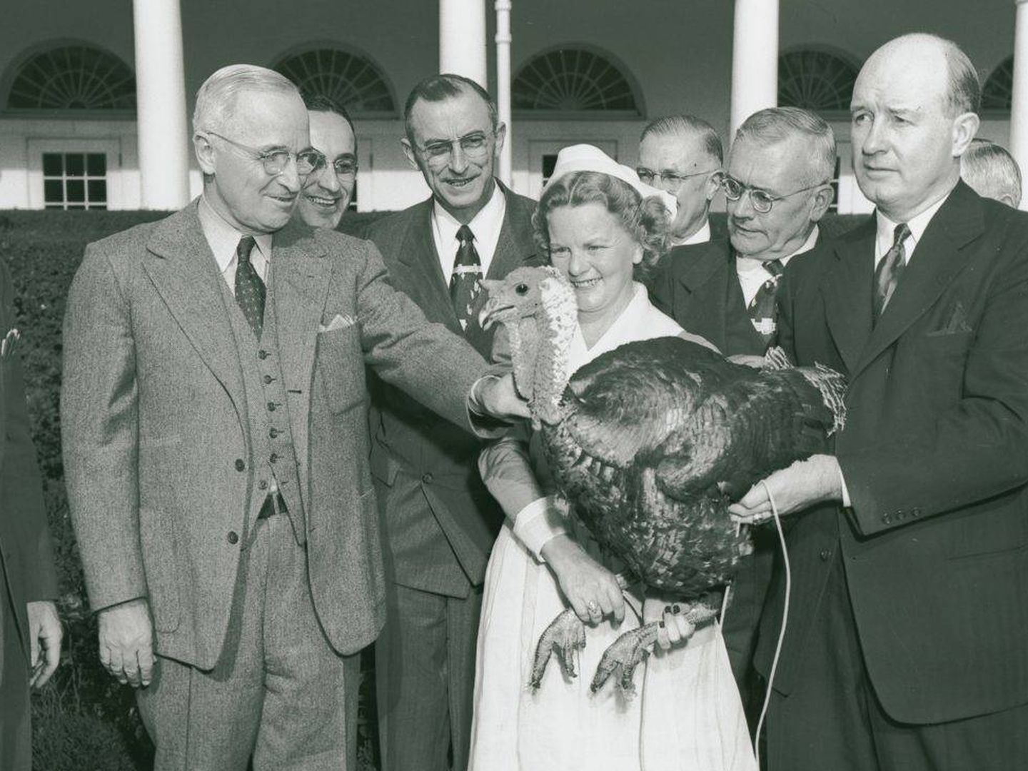  Truman y su pavo. (Biblioteca de la Casa Blanca)