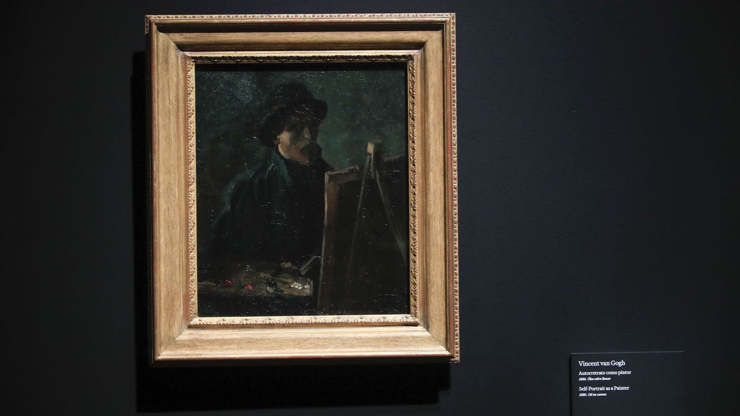 Vista de la obra 'Autorretrato como pintor' (1886) de Vincent Van Gogh. (EFE/Fernando Alvarado)